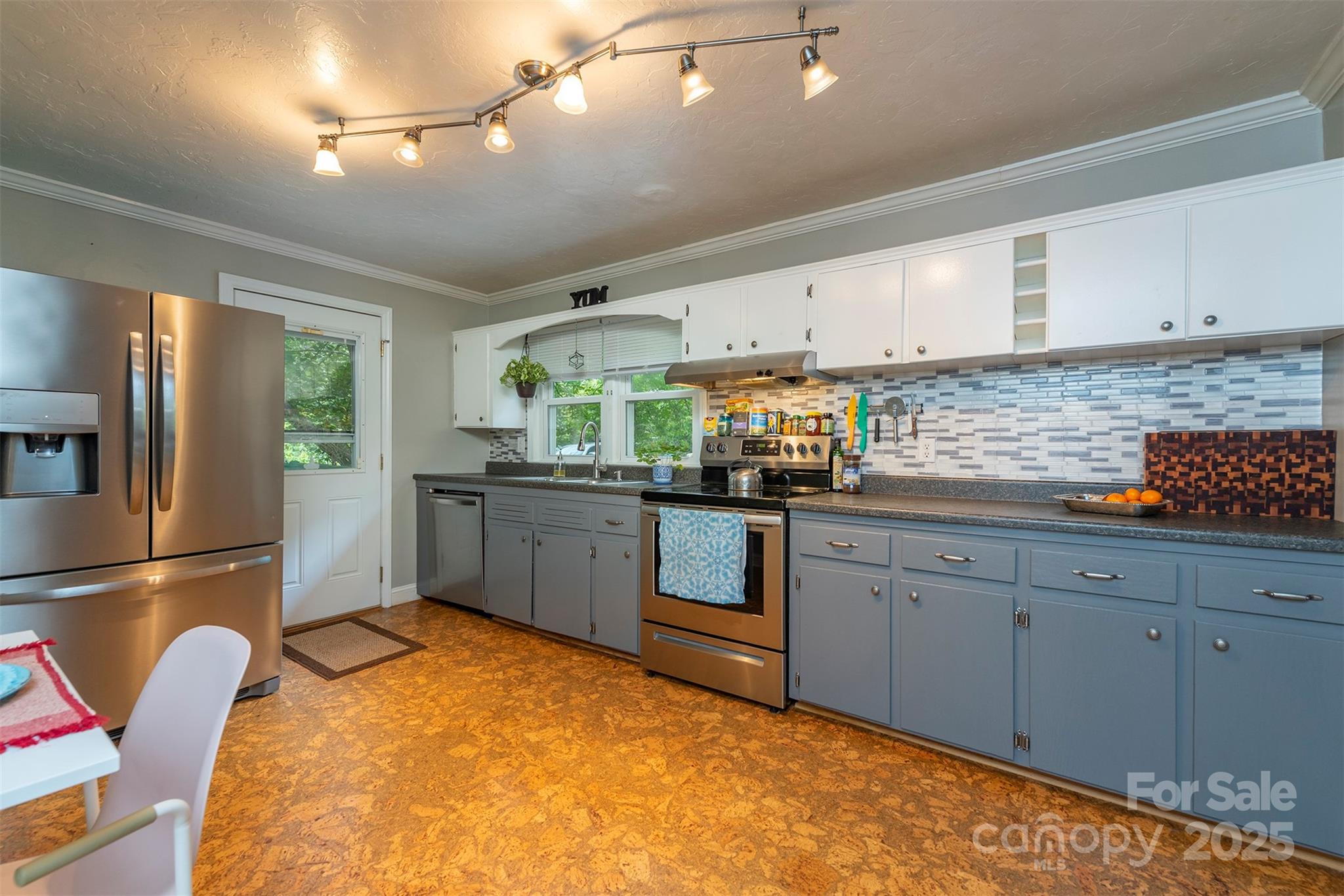 25 Glenview Place