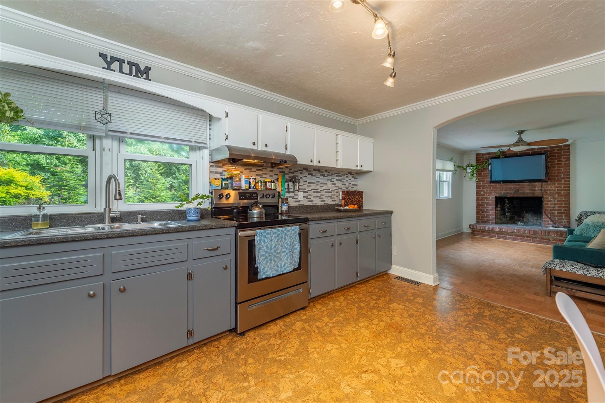 25 Glenview Place