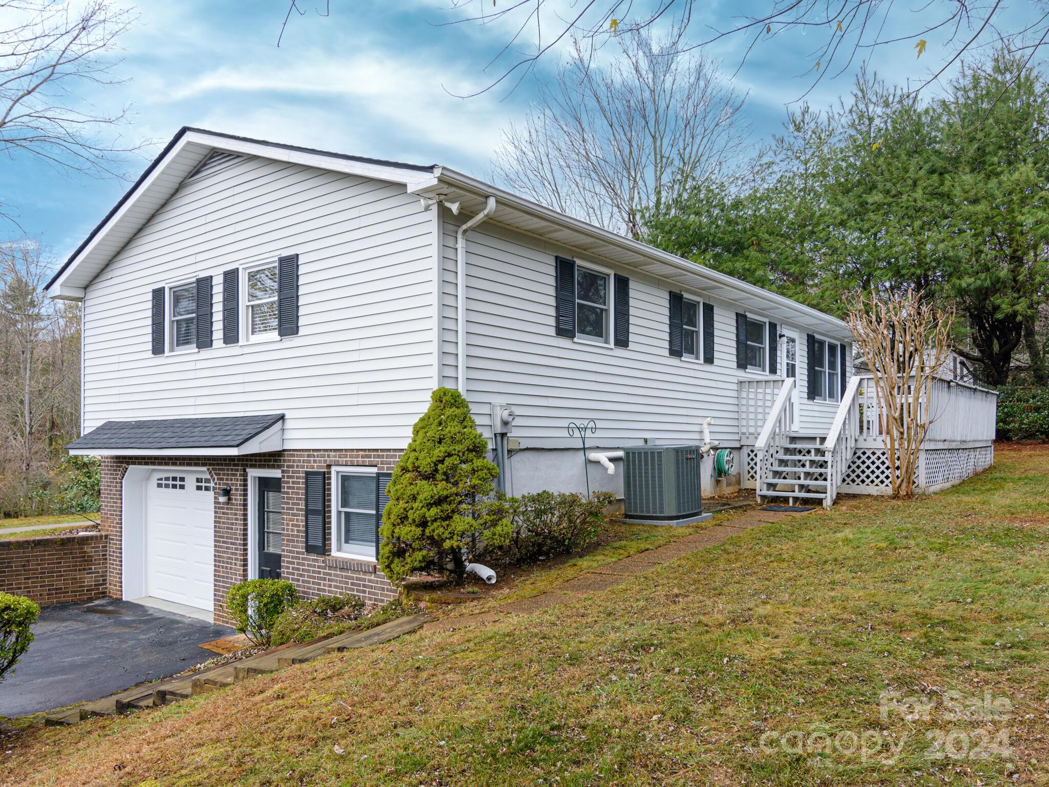 15 Fox Hollow Court