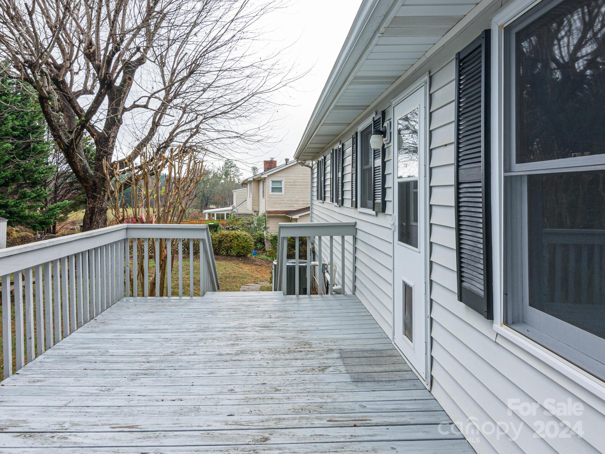 15 Fox Hollow Court