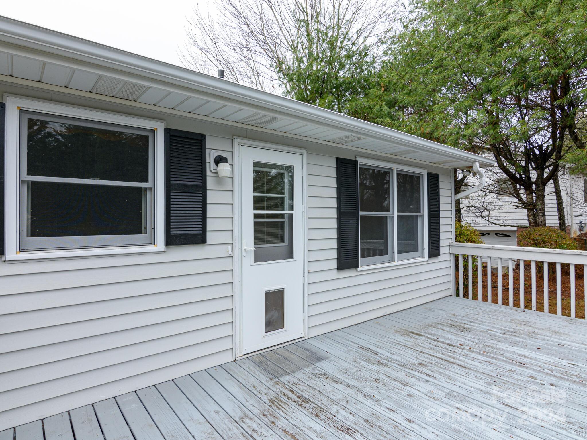 15 Fox Hollow Court