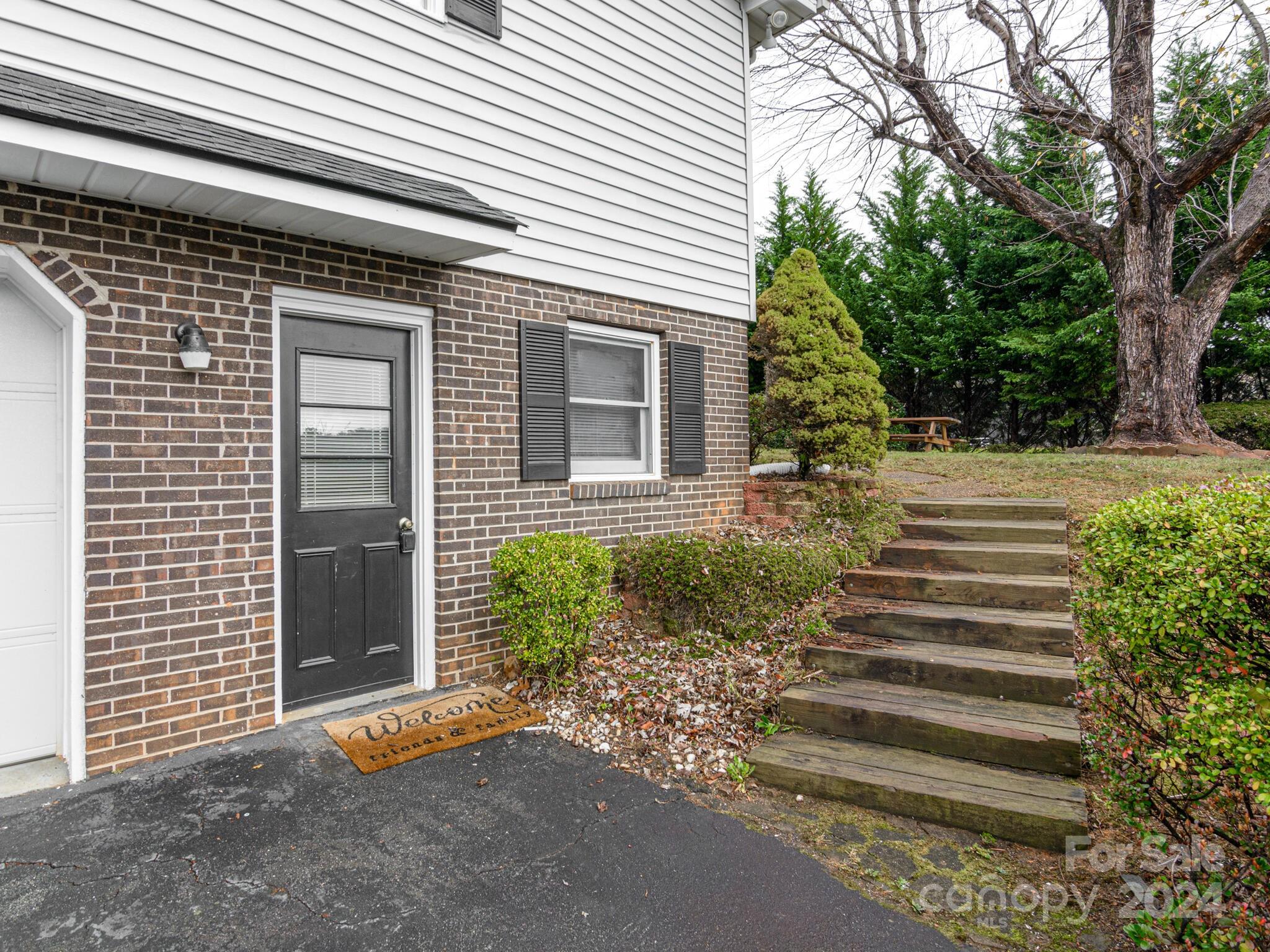 15 Fox Hollow Court