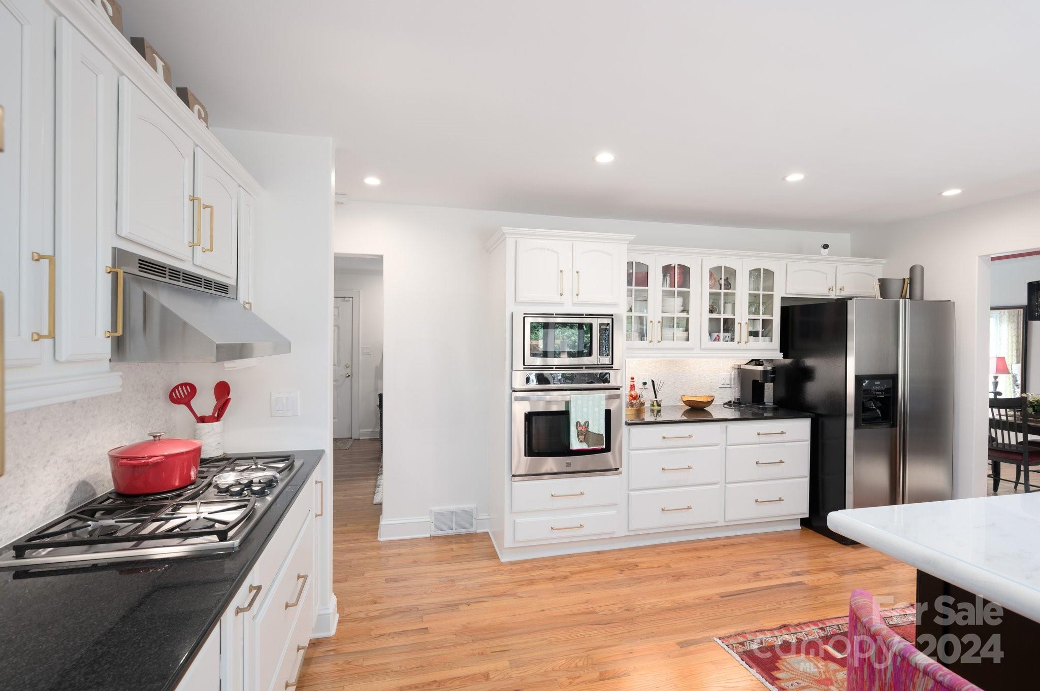 48 S Griffing Boulevard