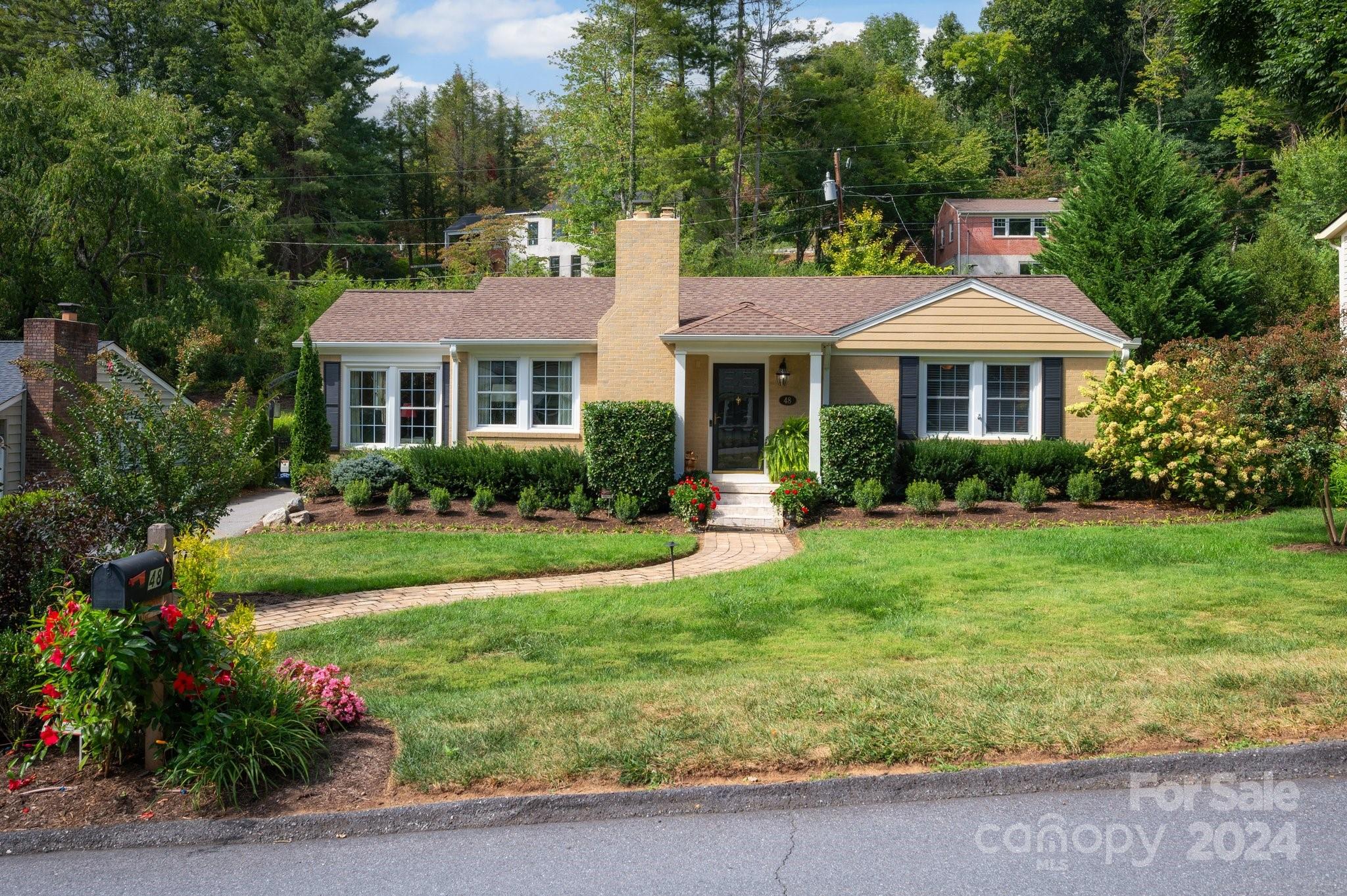 48 S Griffing Boulevard