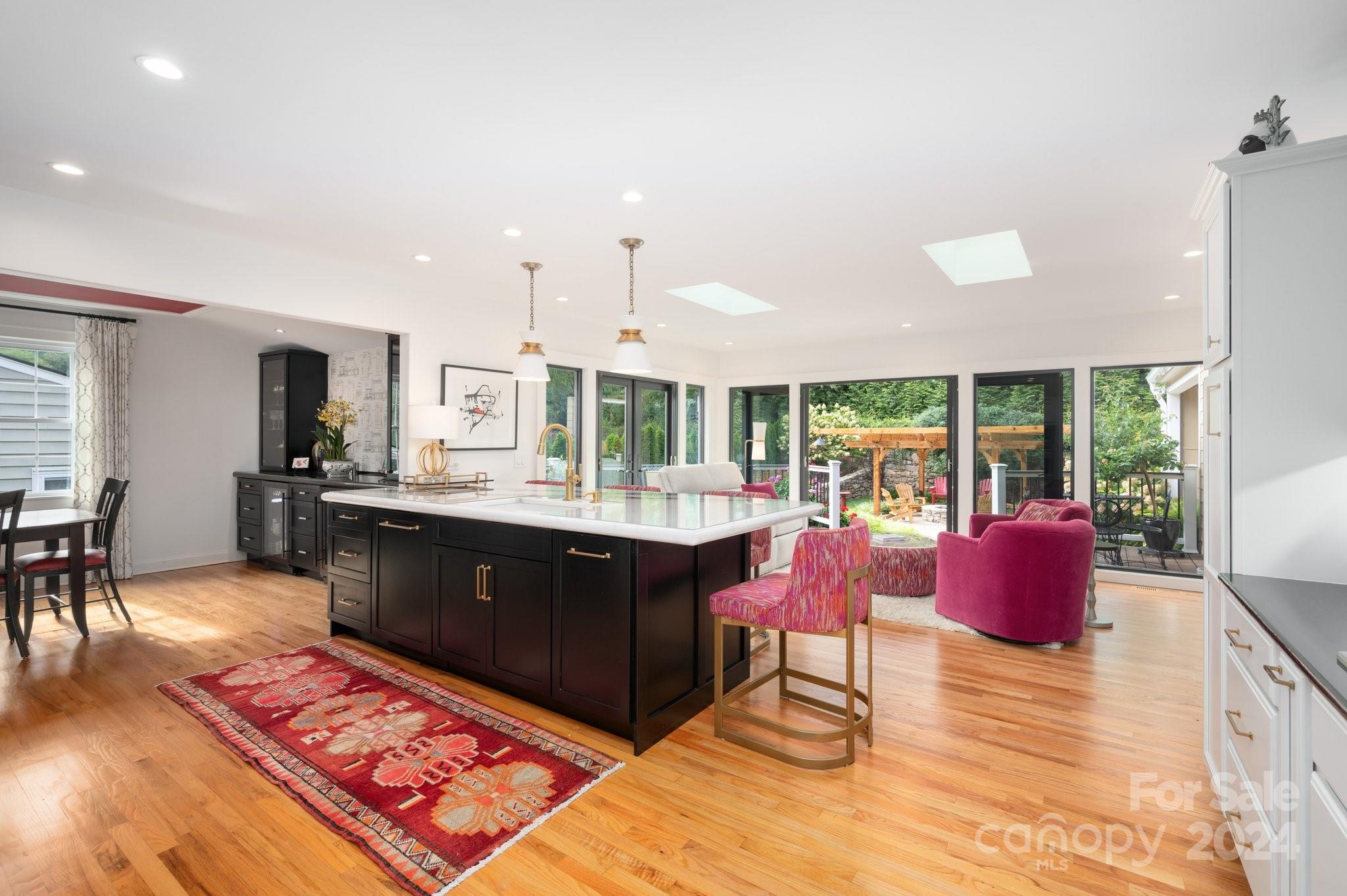 48 S Griffing Boulevard