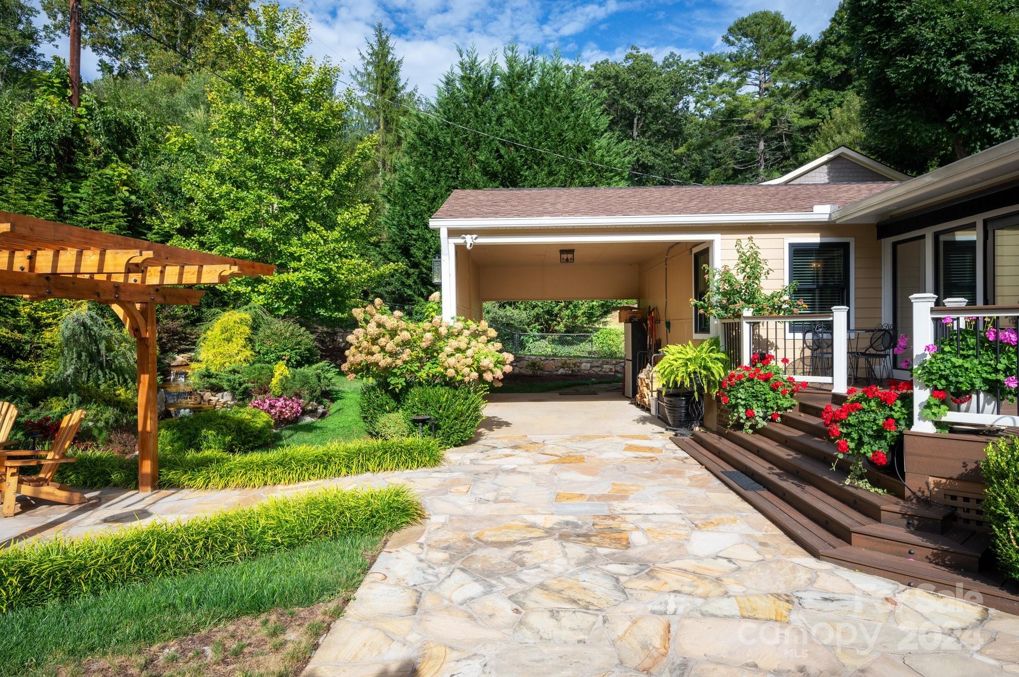 48 S Griffing Boulevard