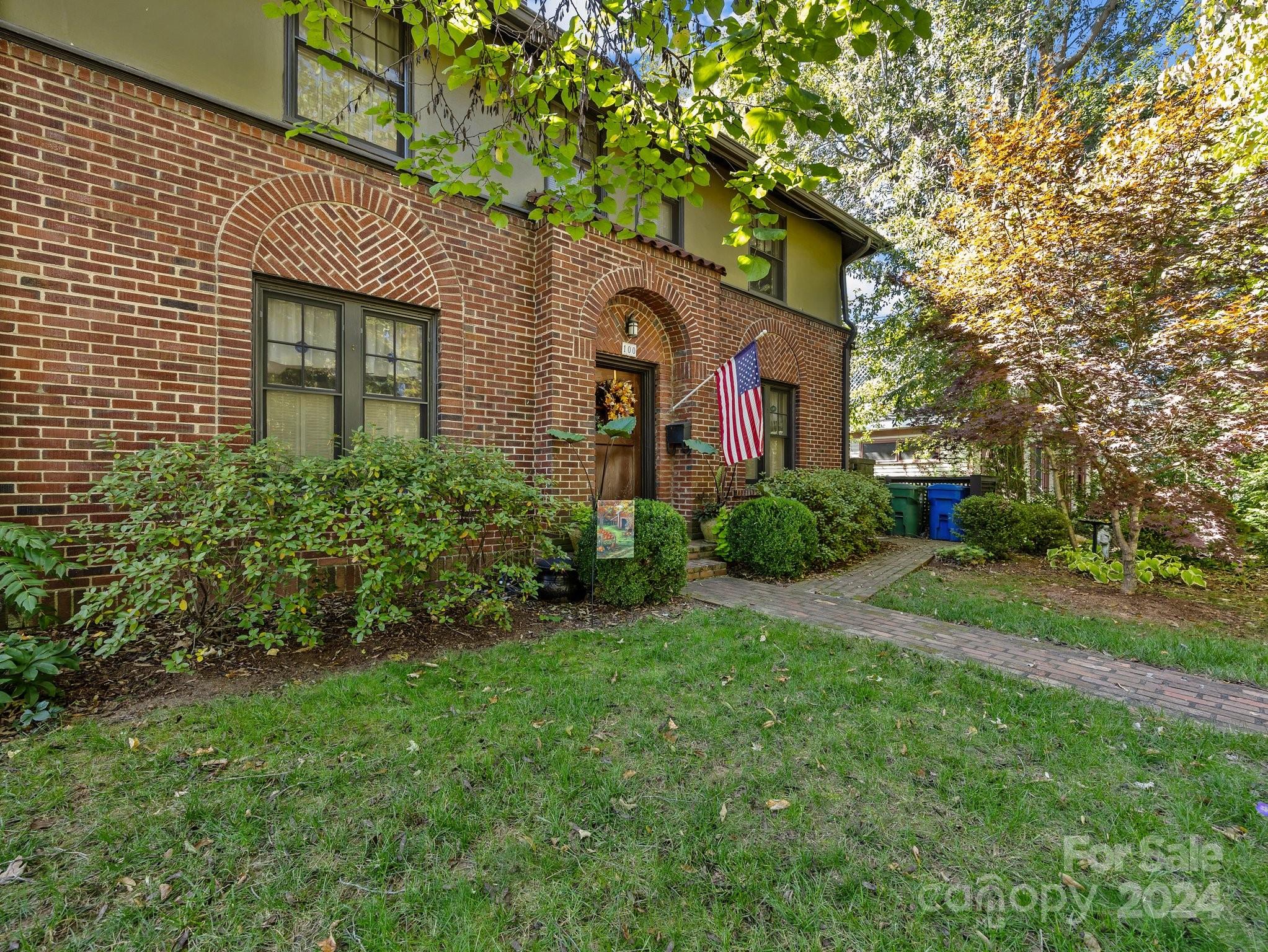 100 Edwin Place