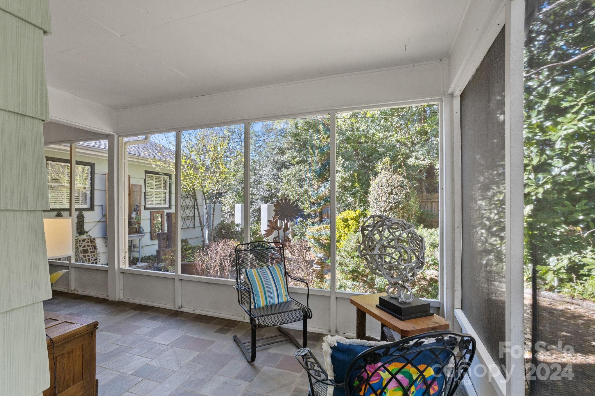 1212 Oakland Street