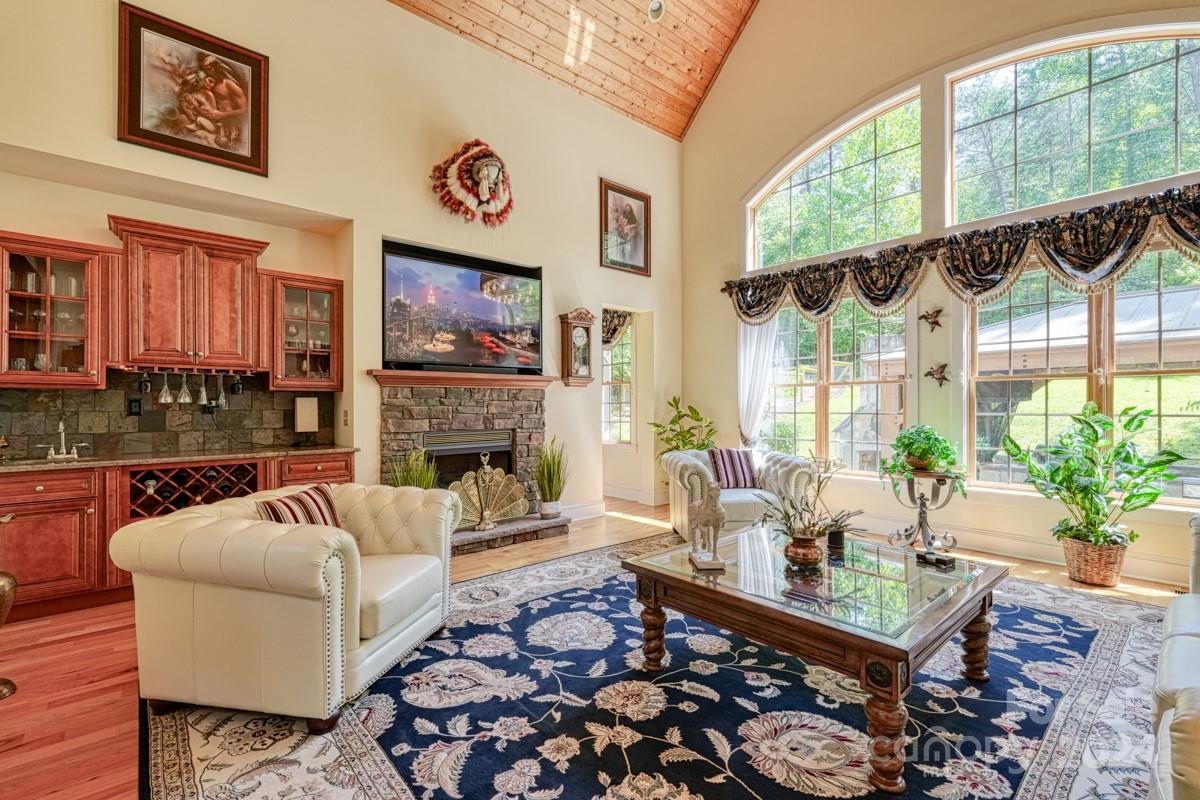 42 Forest Ridge Lane