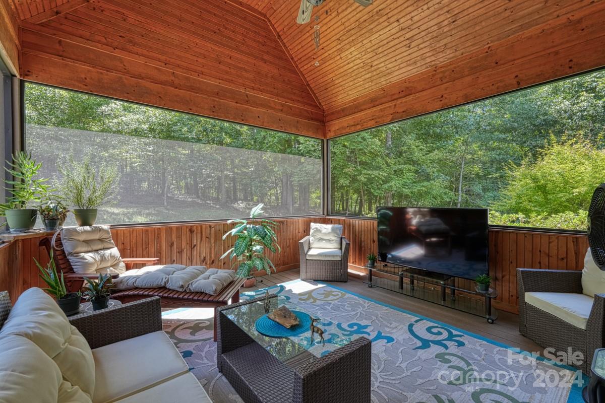 42 Forest Ridge Lane