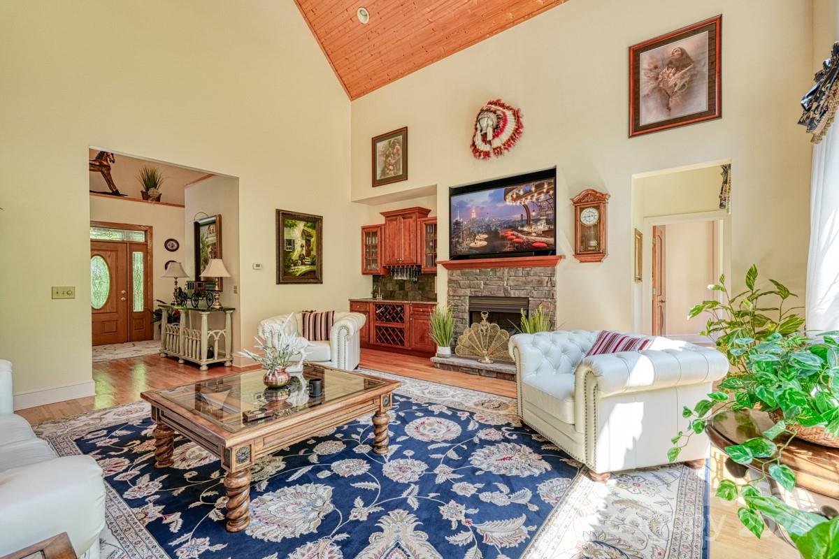 42 Forest Ridge Lane