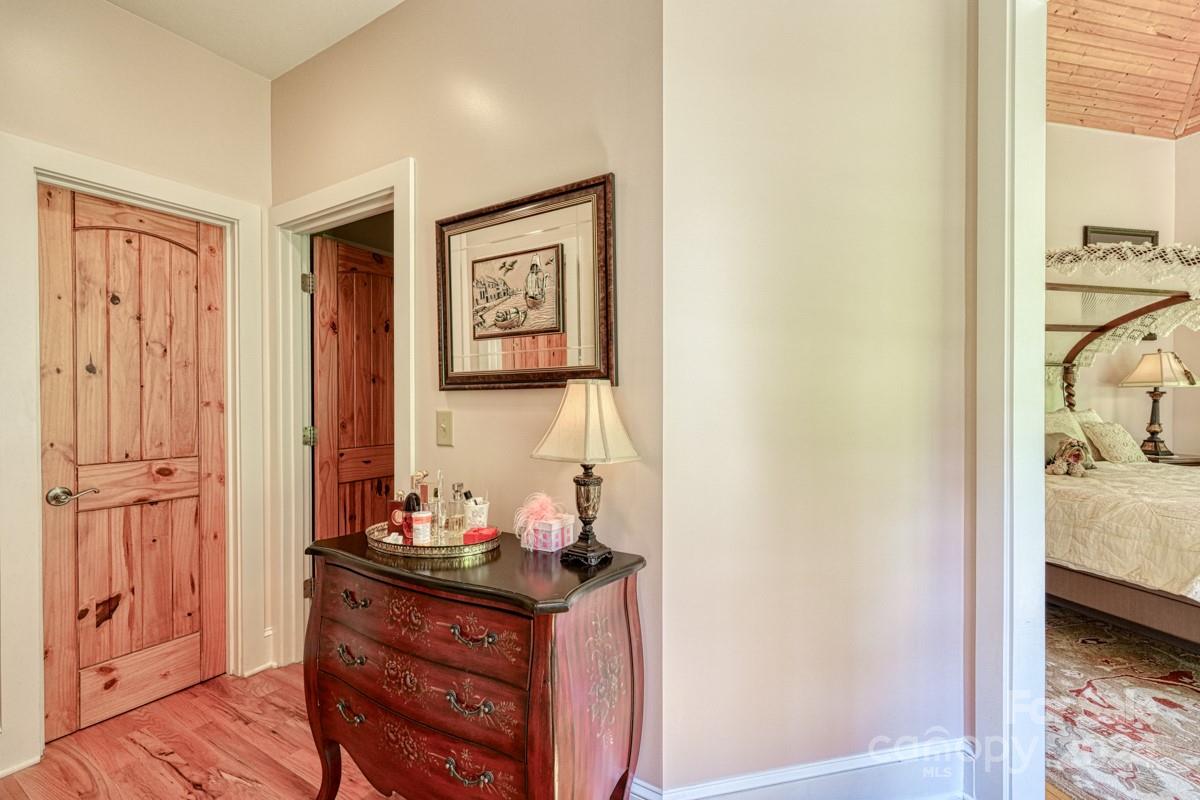 42 Forest Ridge Lane