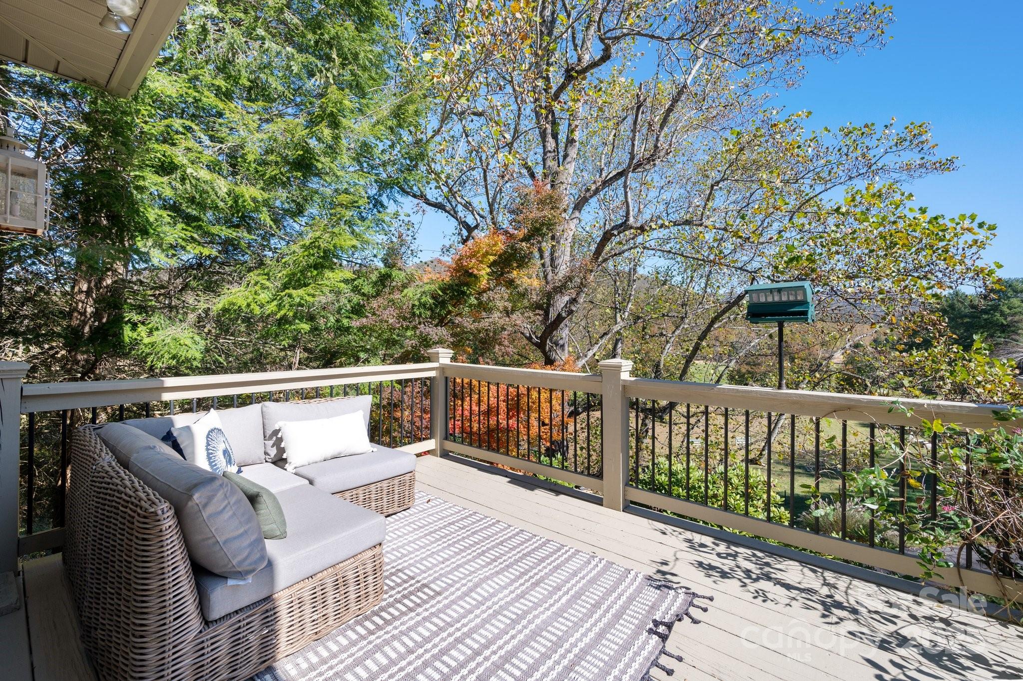 32 Scenic Valley Drive