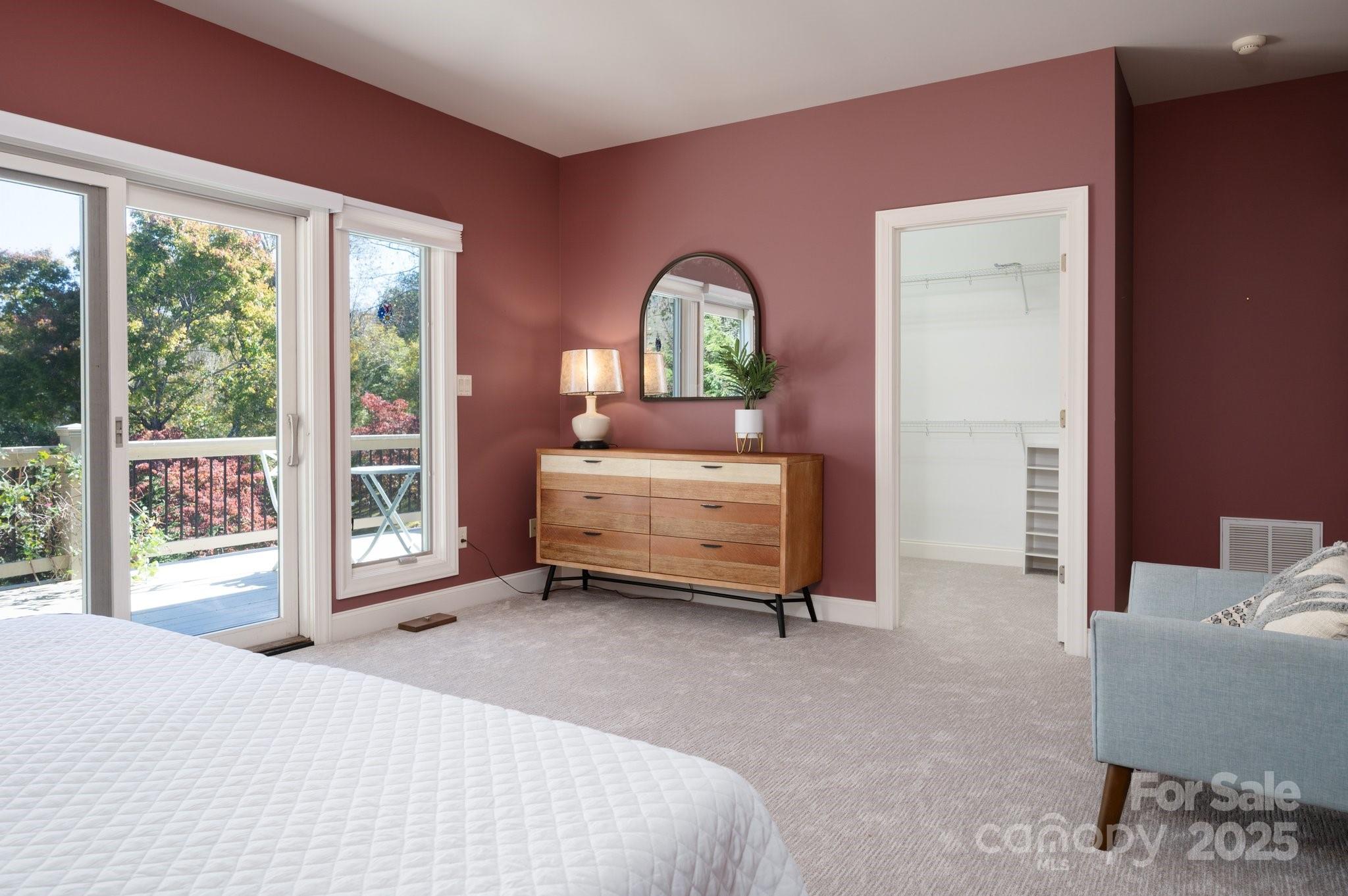 32 Scenic Valley Drive