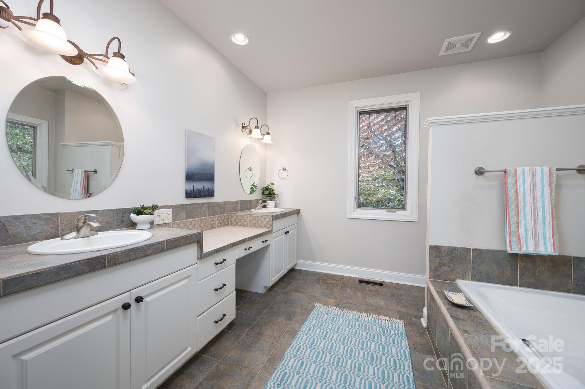 32 Scenic Valley Drive