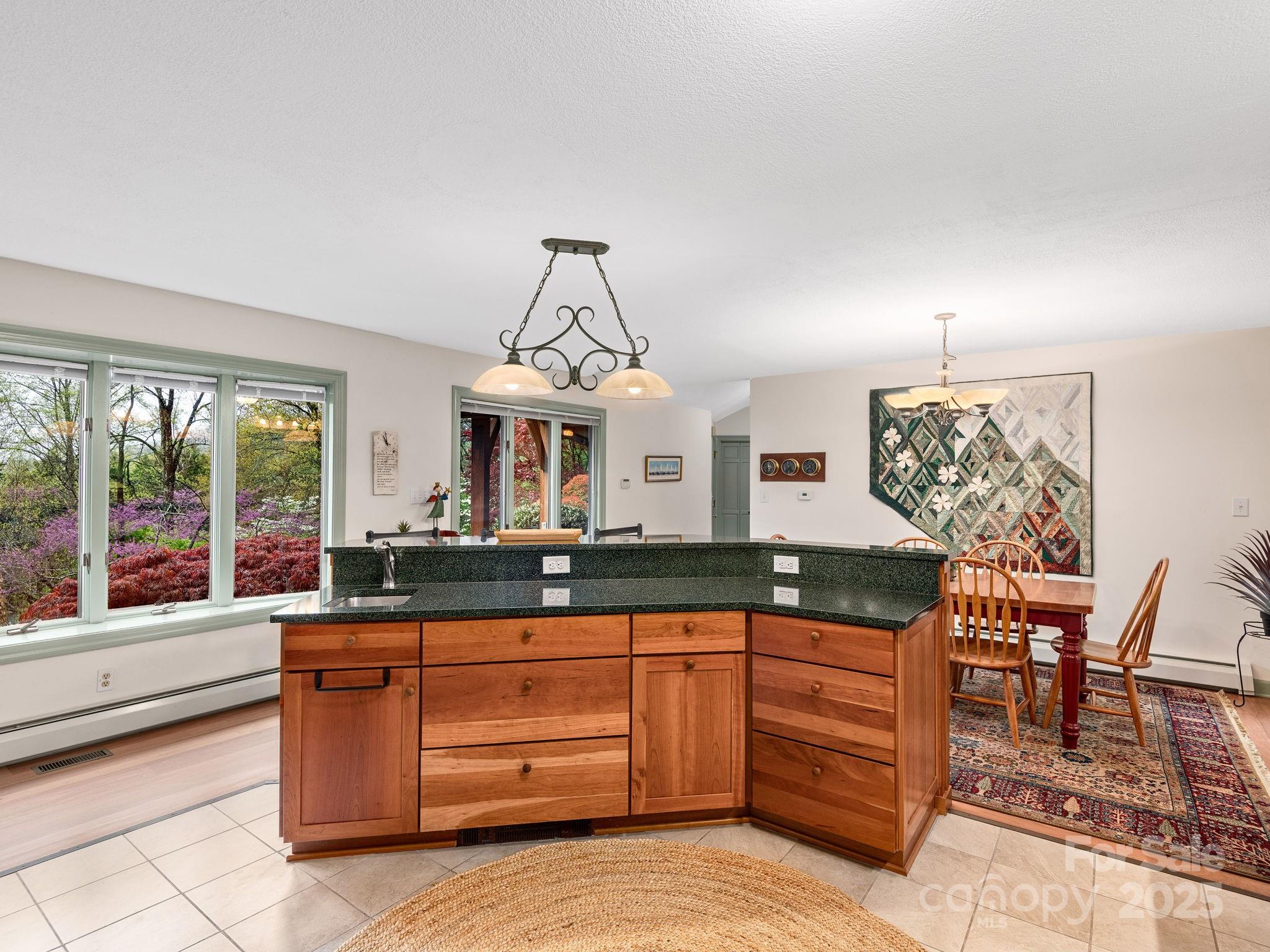 308 E Sondley Drive