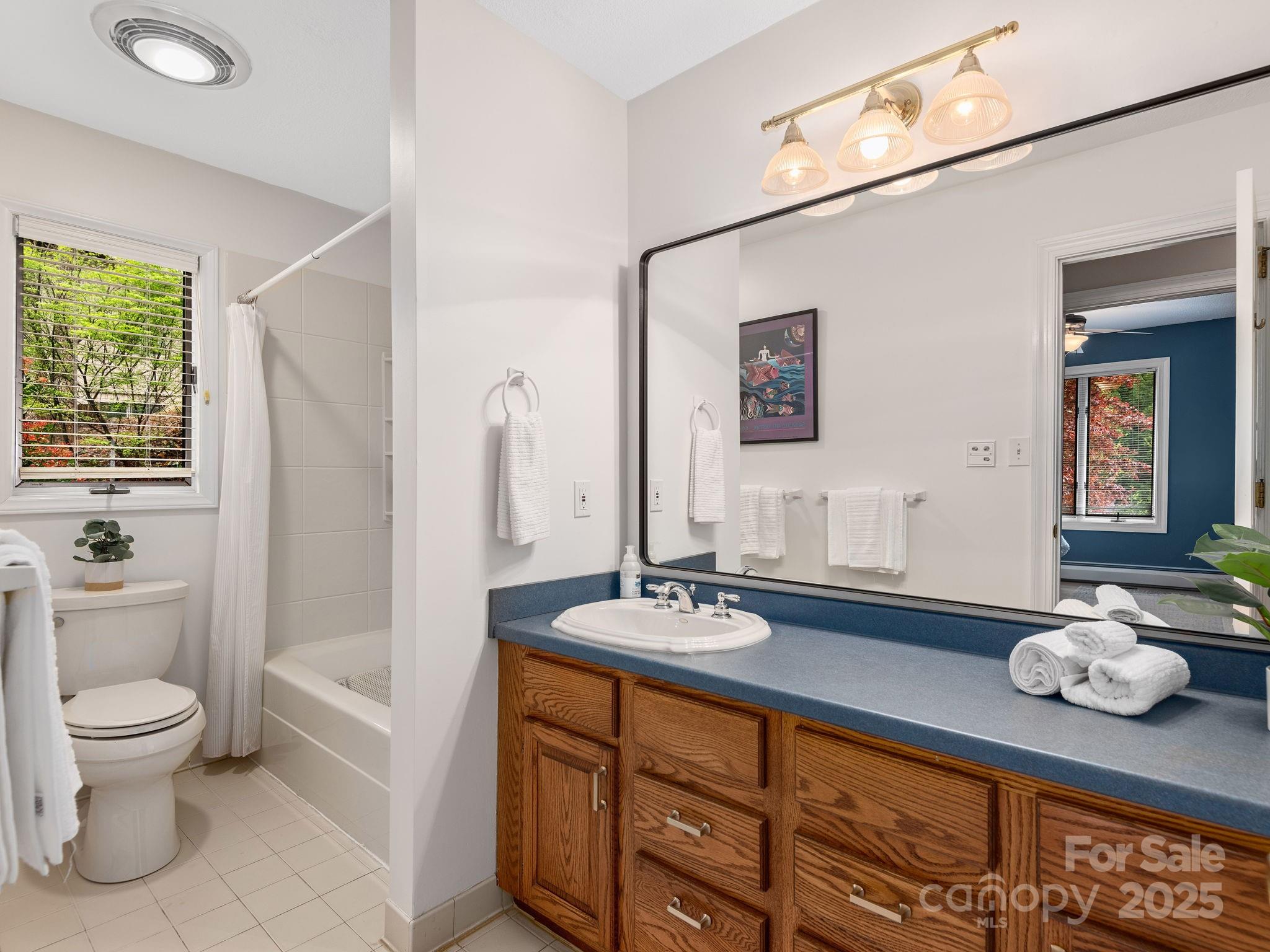308 E Sondley Drive