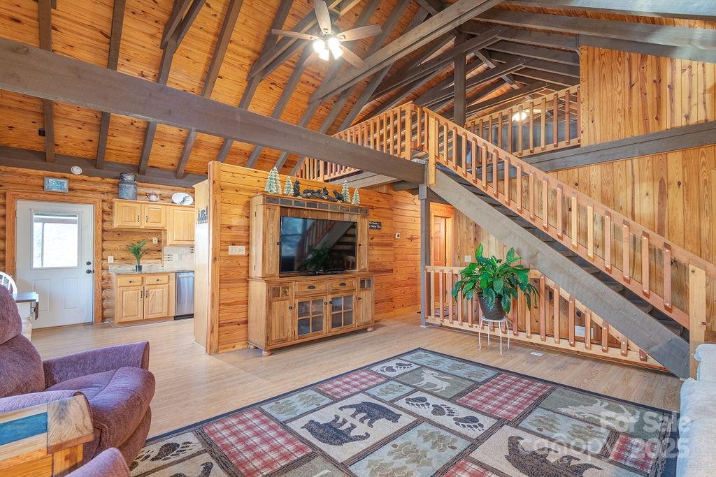336 Winding Way Lane