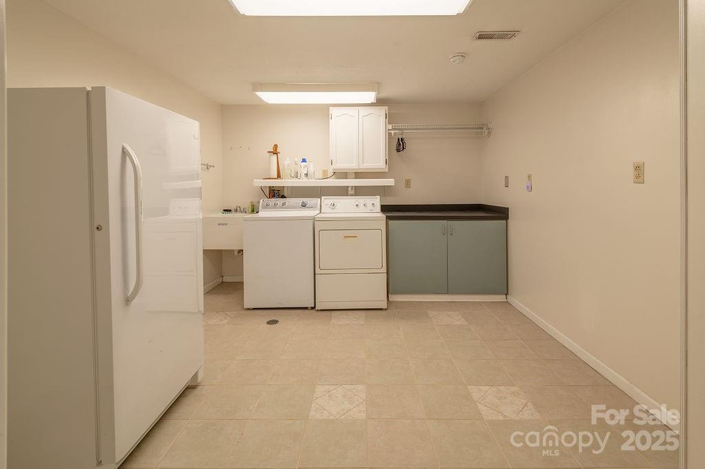 336 Winding Way Lane