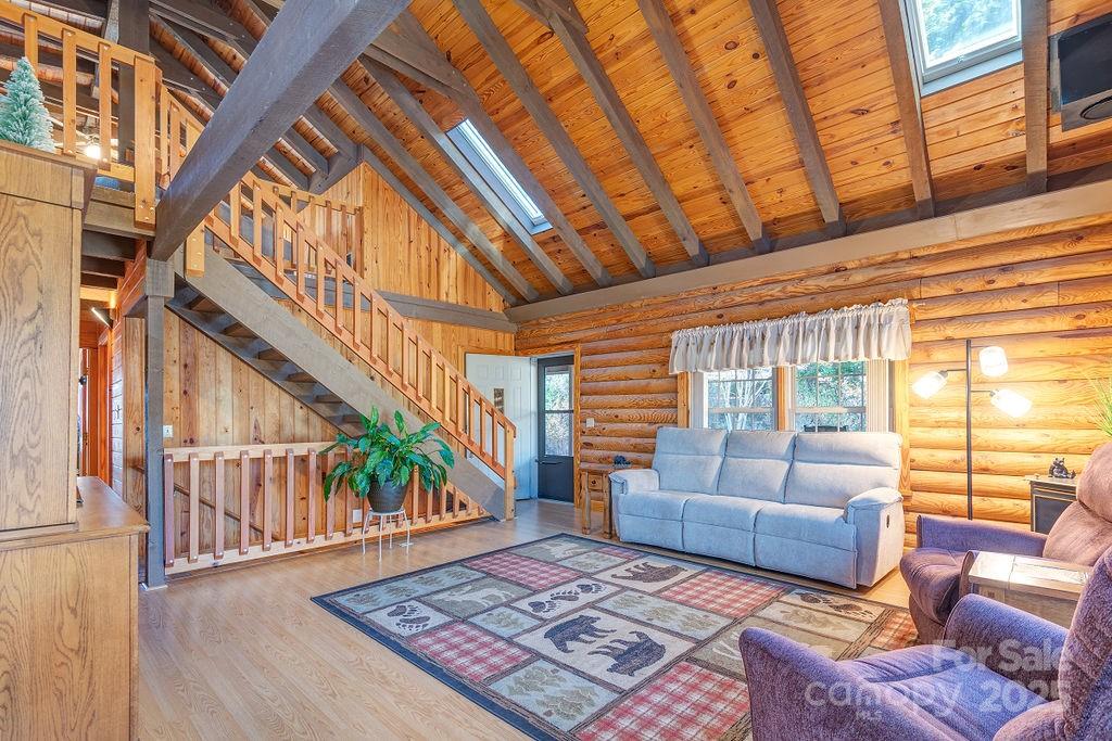 336 Winding Way Lane