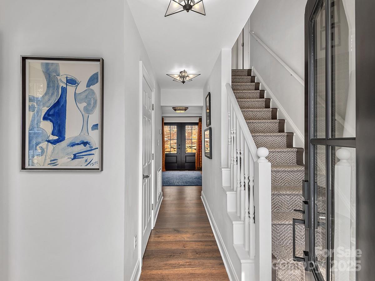 8 Pinecroft Place