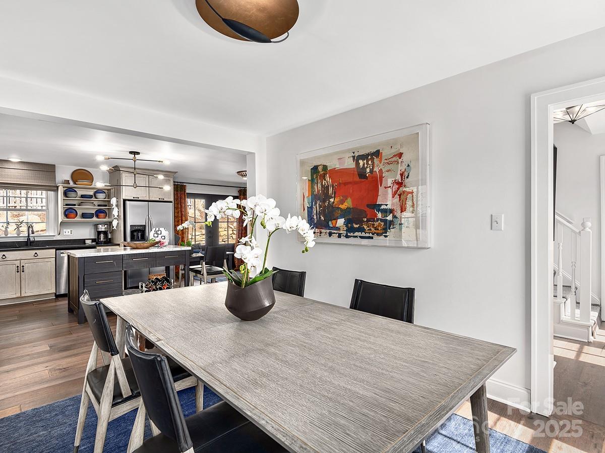 8 Pinecroft Place