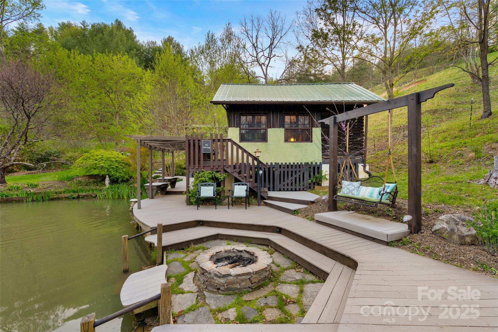 3717 Bend Of Ivy Road