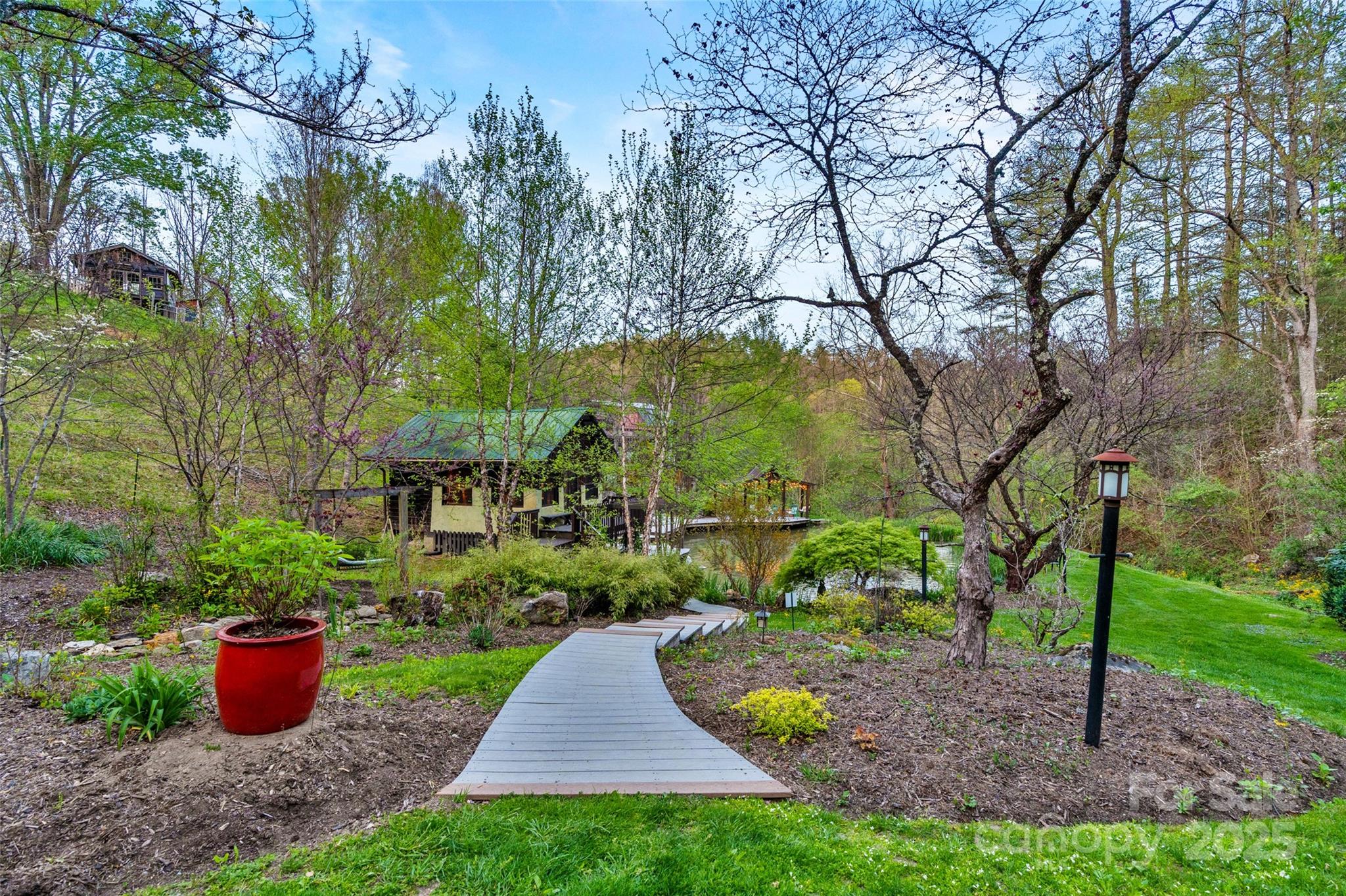 3717 Bend Of Ivy Road