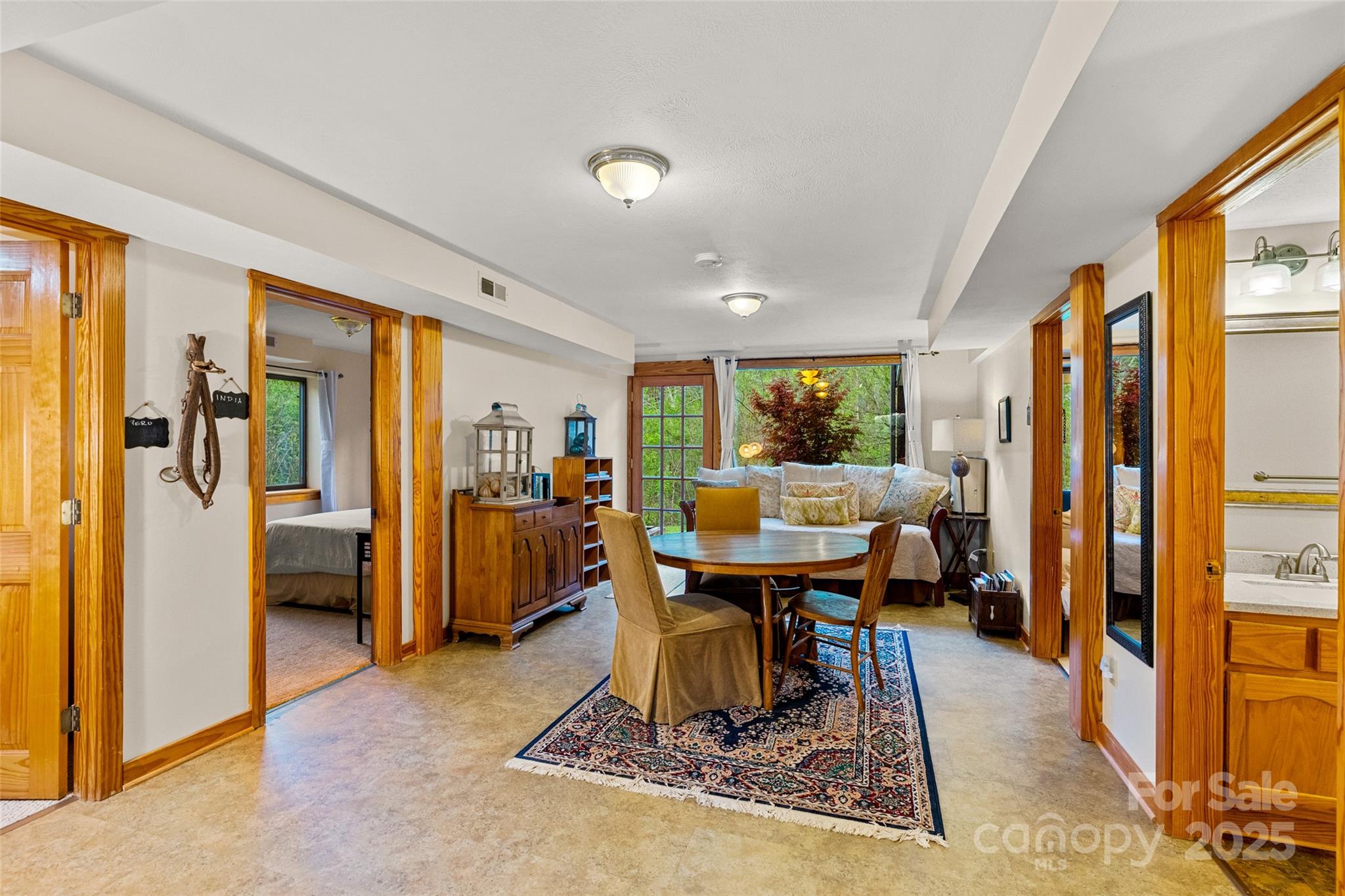 3717 Bend Of Ivy Road