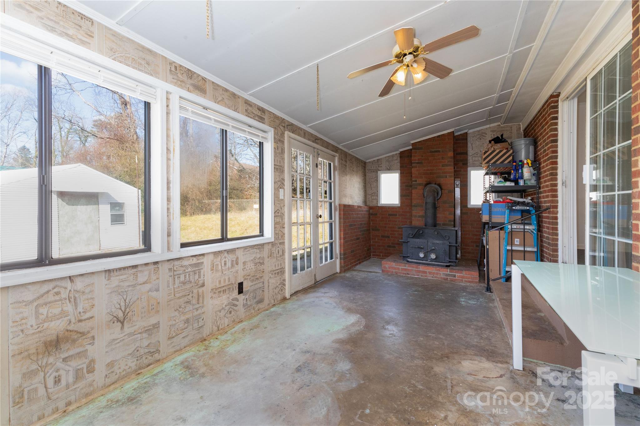 27 Wagon Road