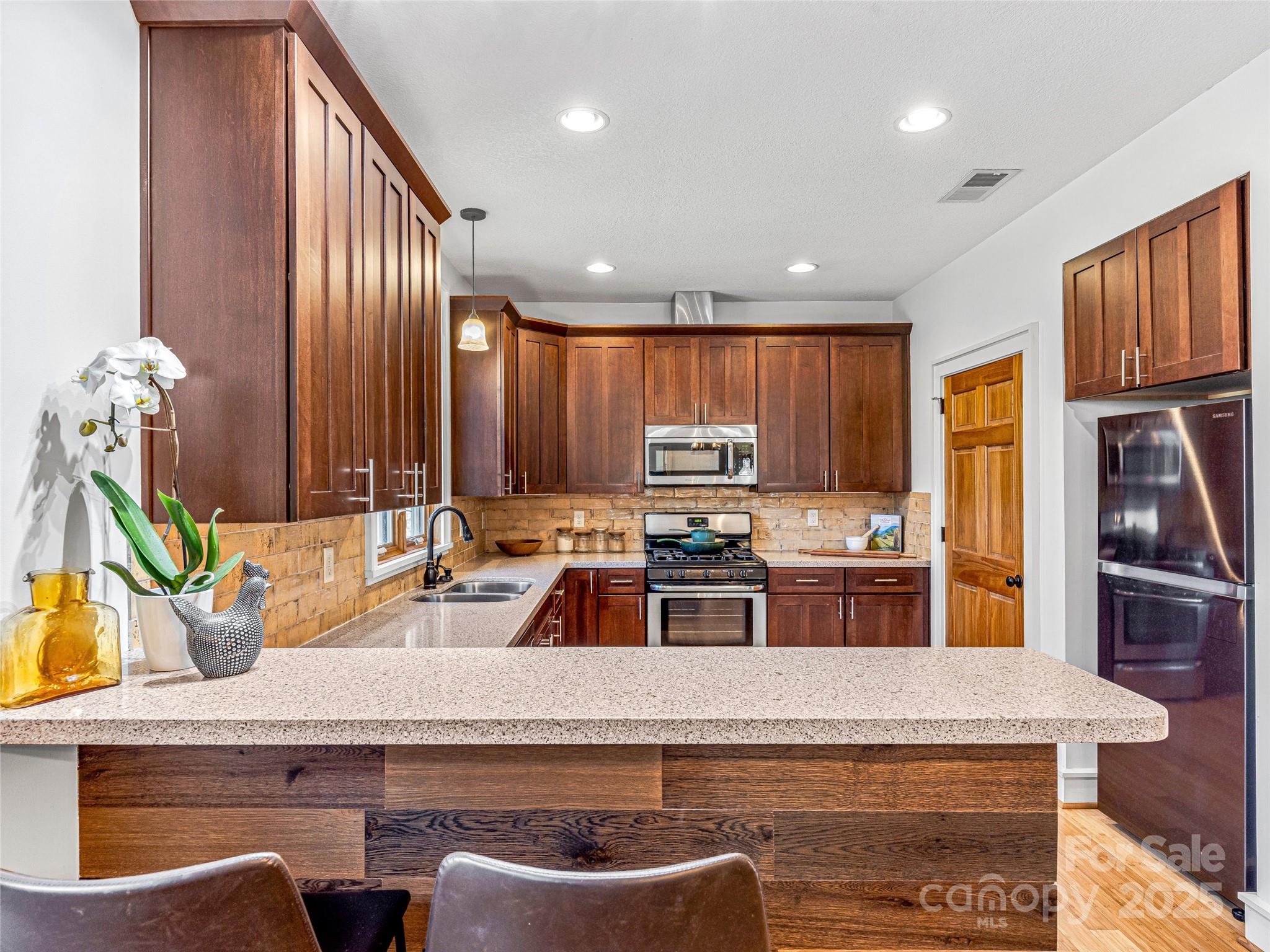 116 Mitchell Avenue