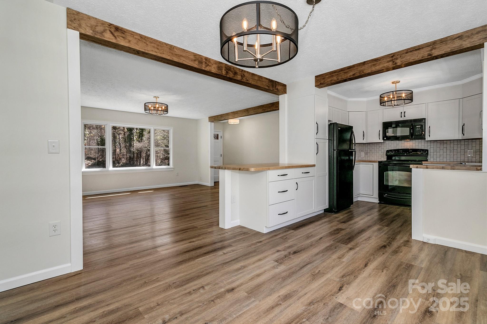 1085 Jenkins Valley Road