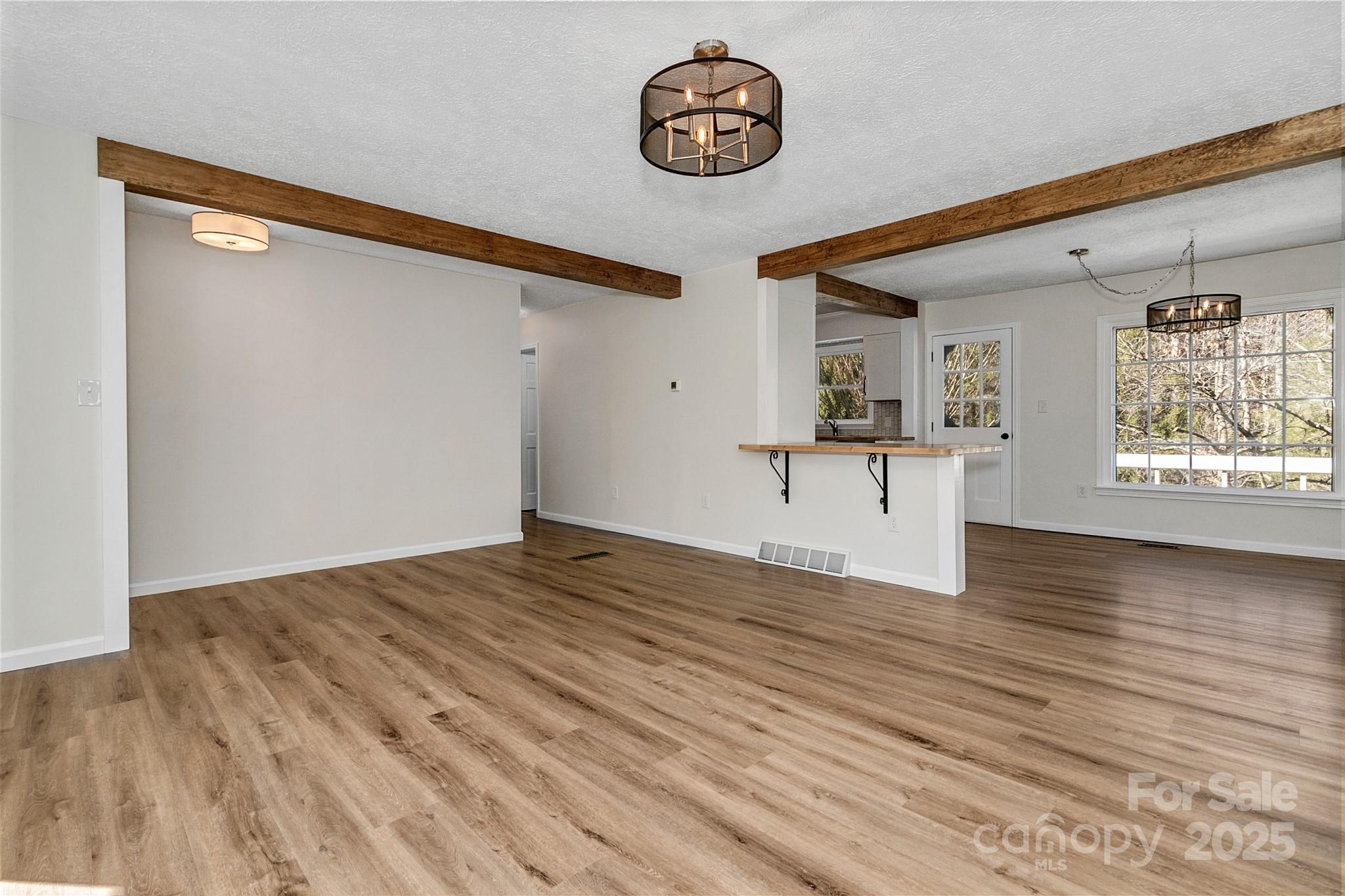 1085 Jenkins Valley Road