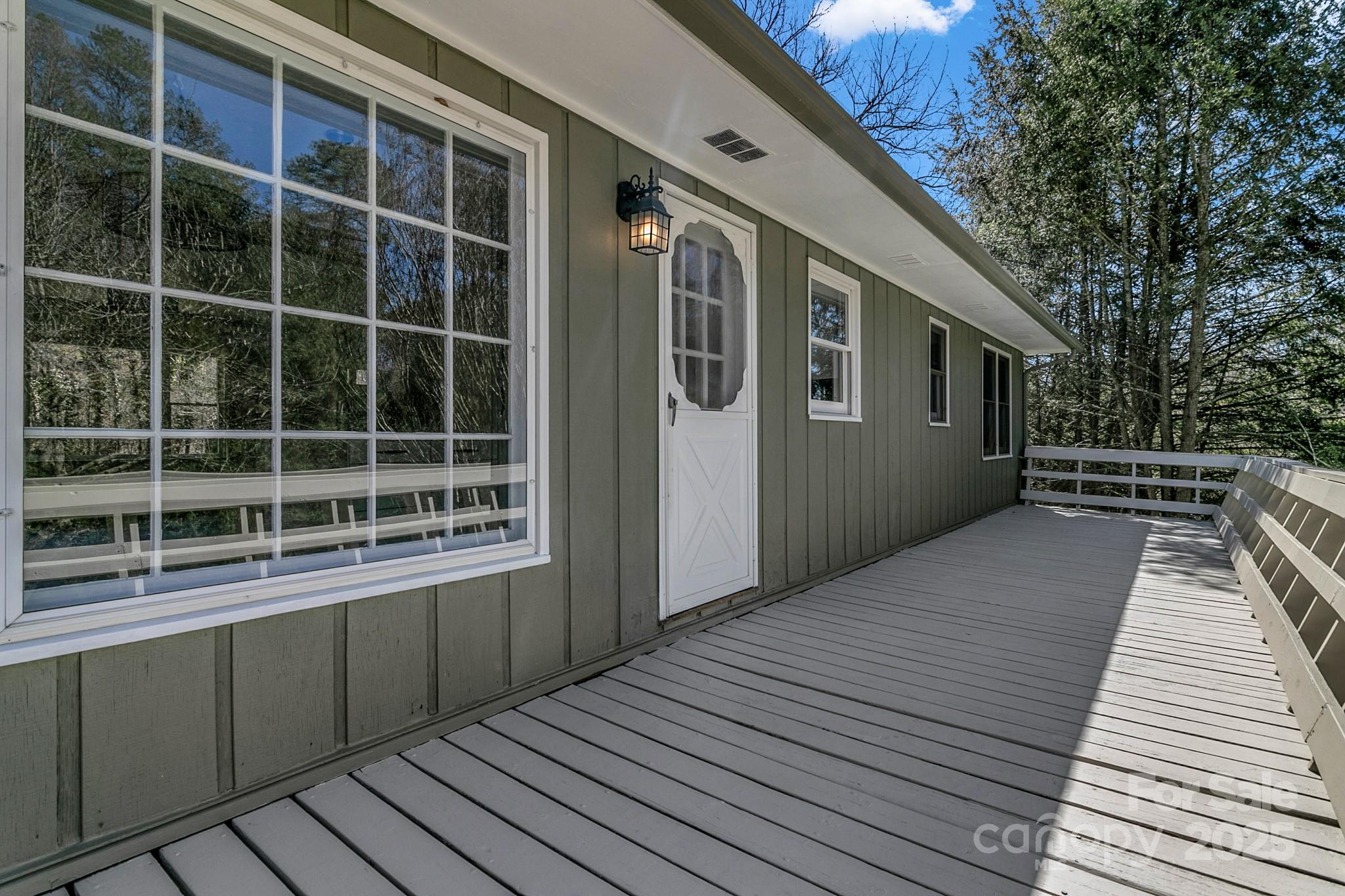 1085 Jenkins Valley Road