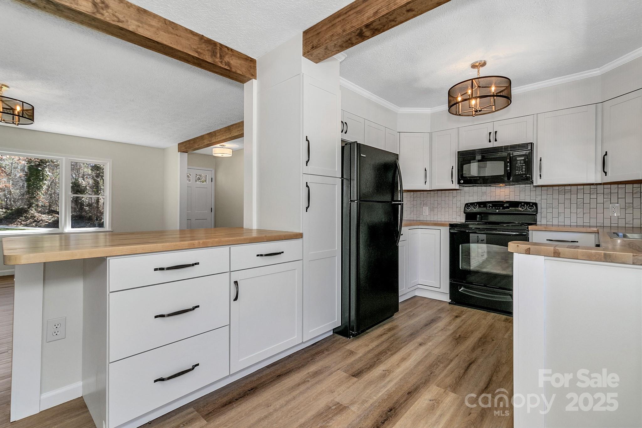 1085 Jenkins Valley Road