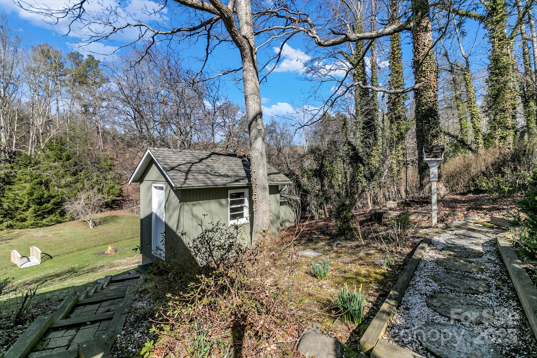 1085 Jenkins Valley Road