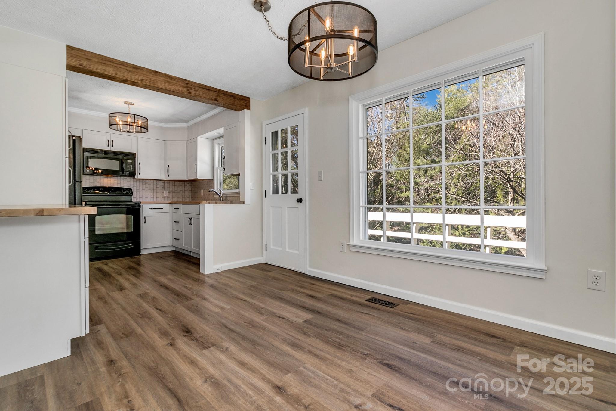 1085 Jenkins Valley Road