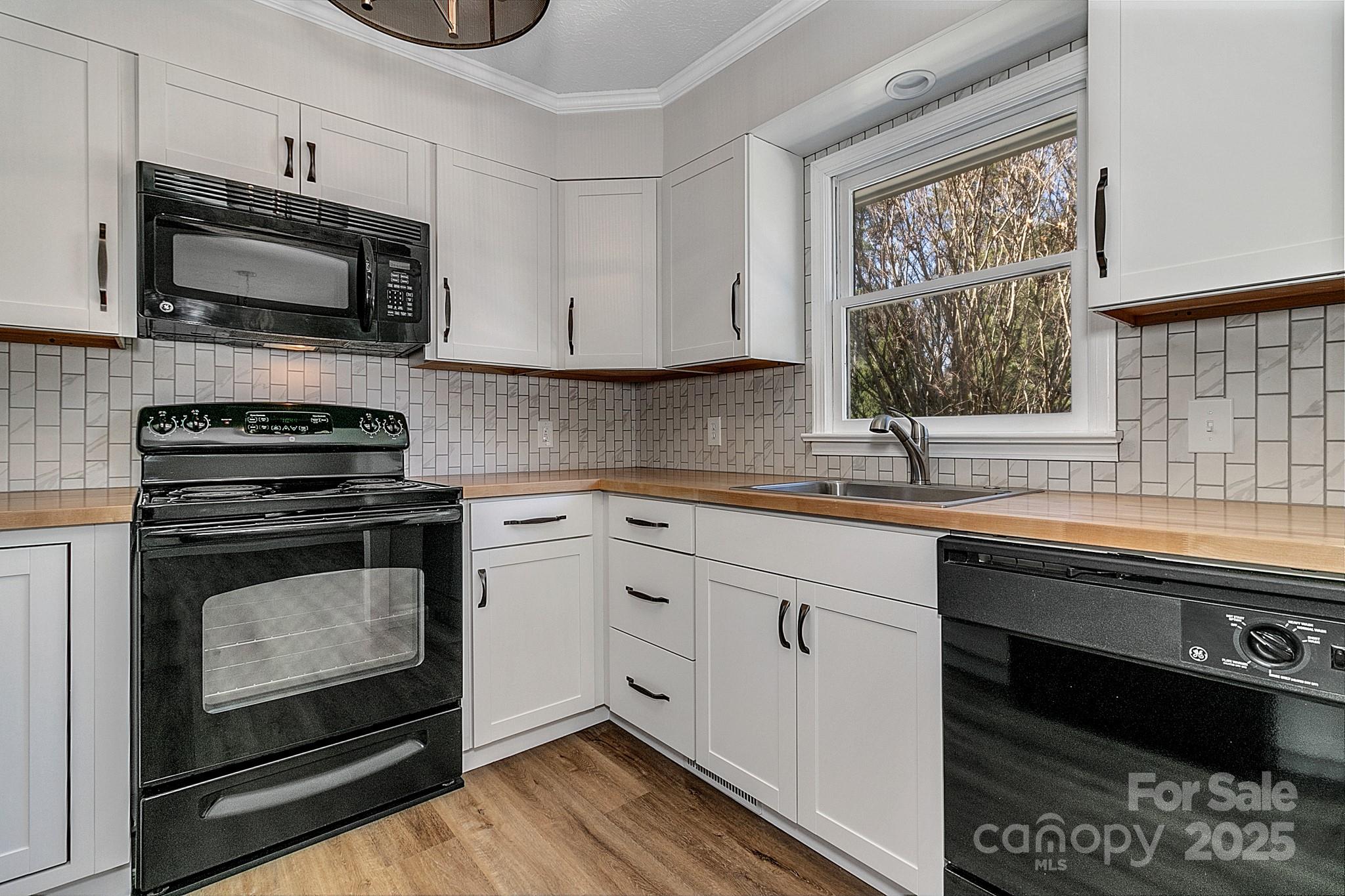 1085 Jenkins Valley Road