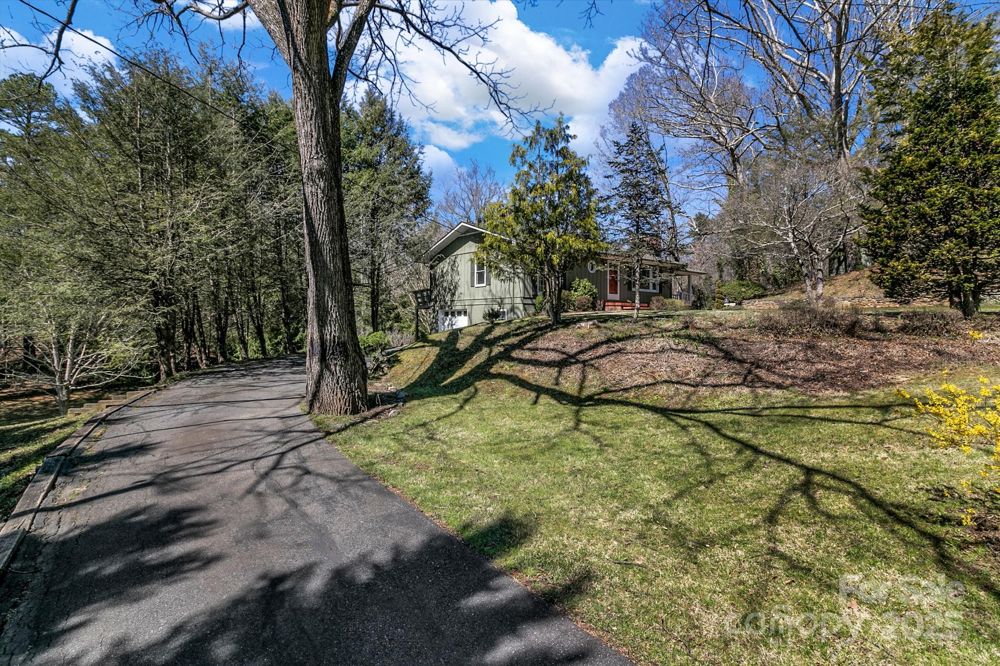 1085 Jenkins Valley Road