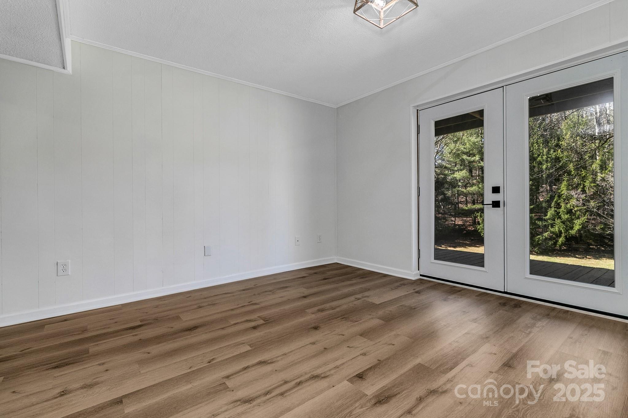 1085 Jenkins Valley Road