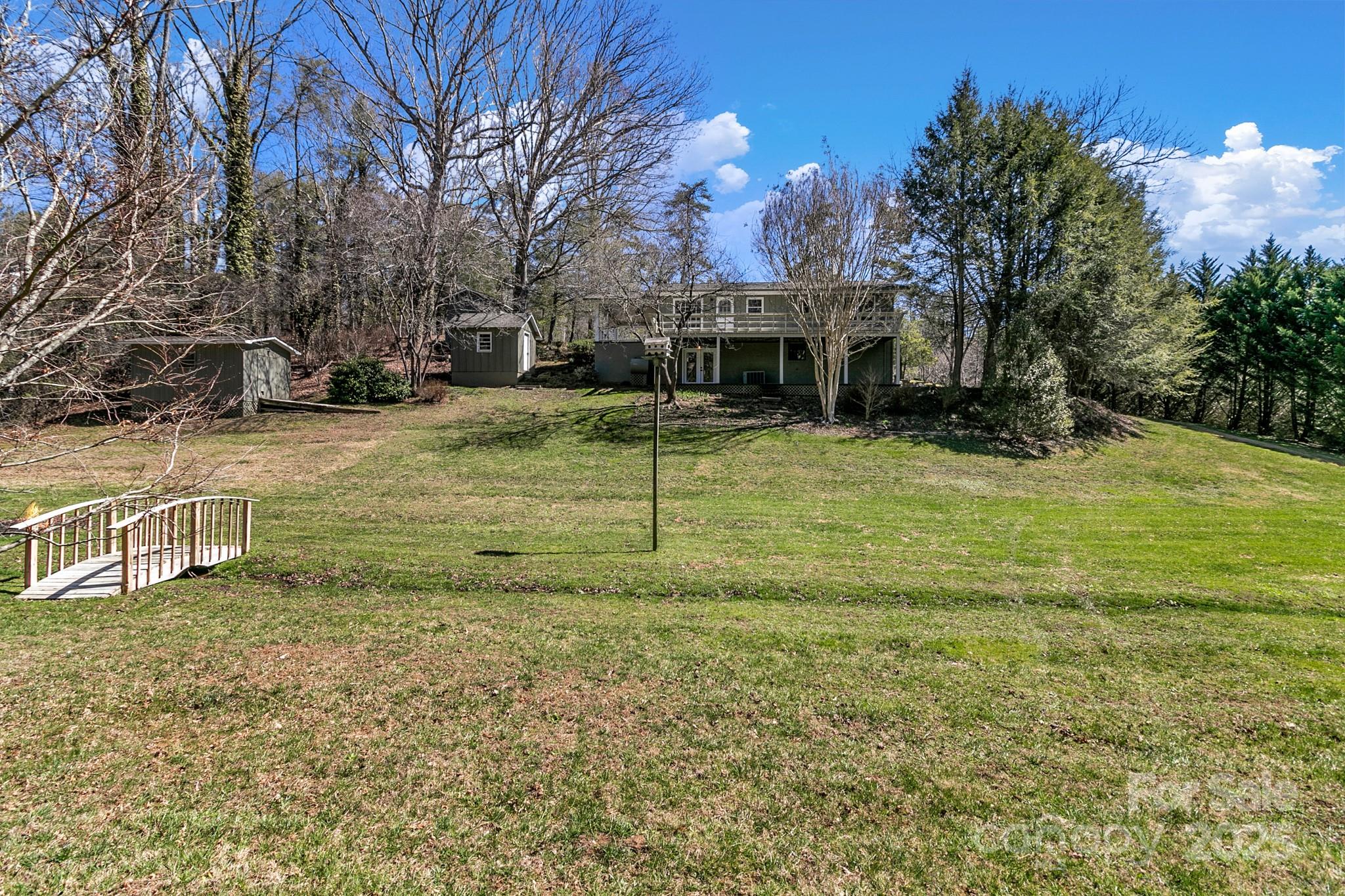 1085 Jenkins Valley Road