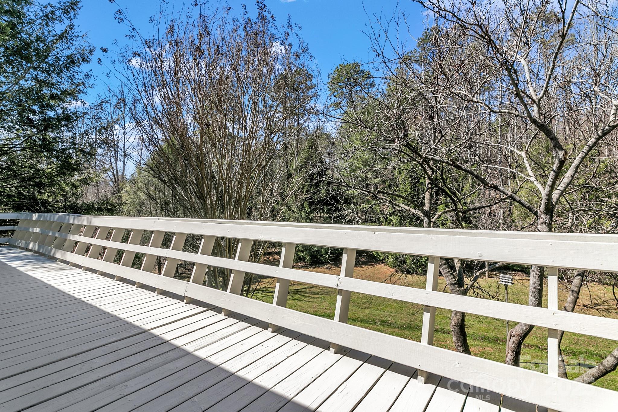 1085 Jenkins Valley Road