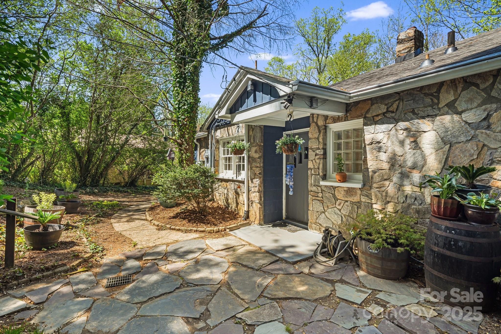 37 Plymouth Circle