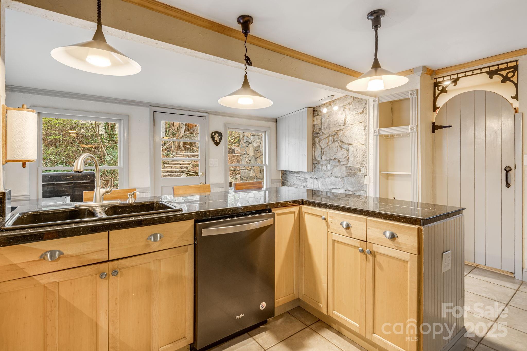 37 Plymouth Circle
