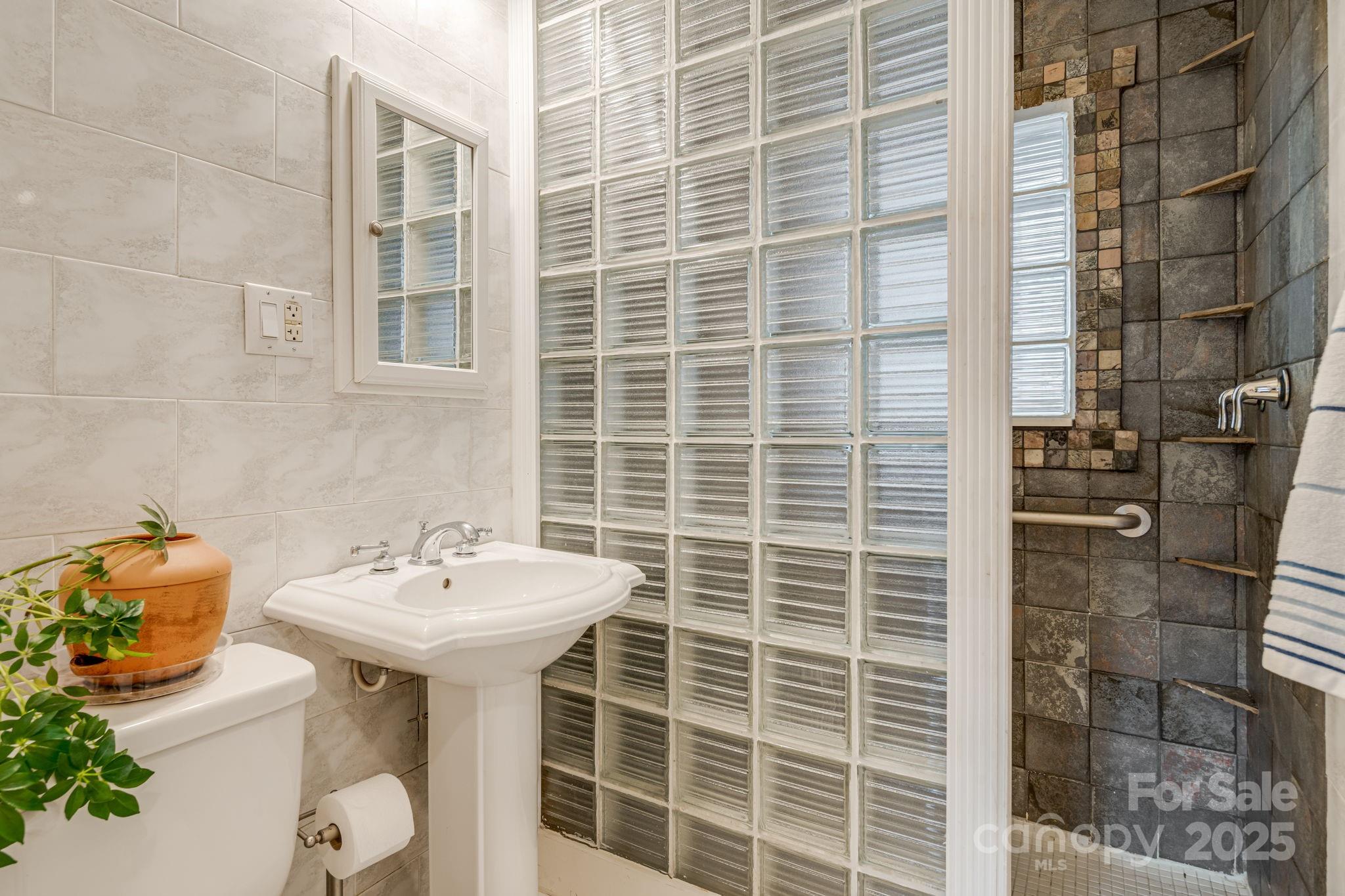 37 Plymouth Circle