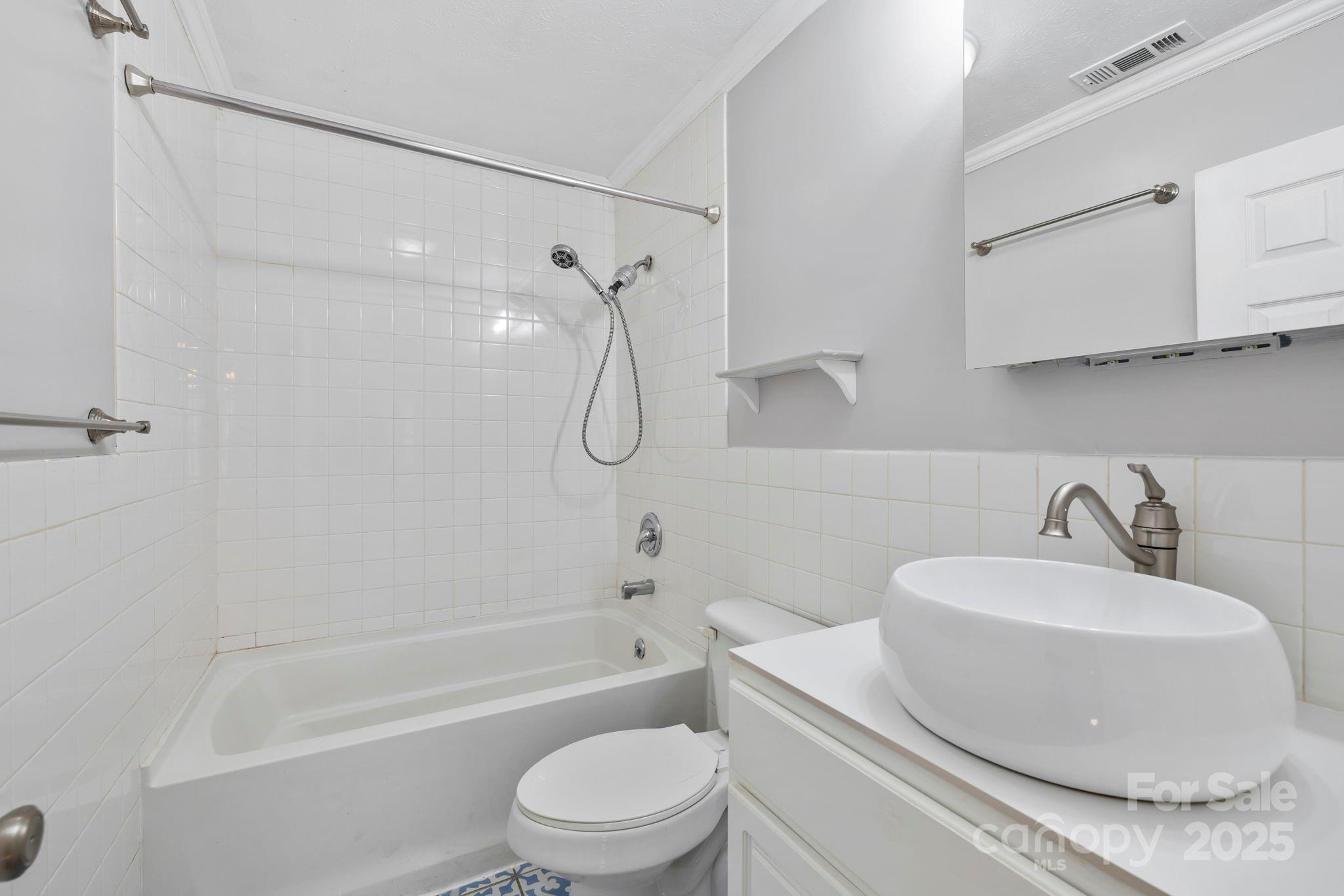 16 Rosscraggon Drive