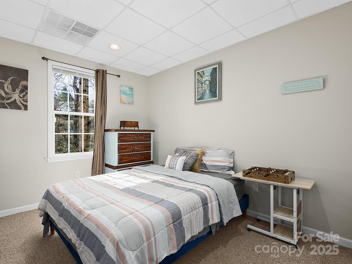 40 Oakcrest Place