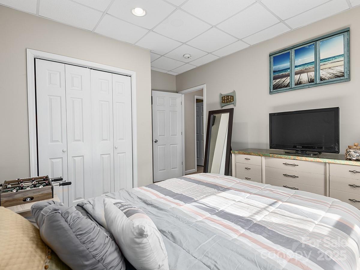 40 Oakcrest Place