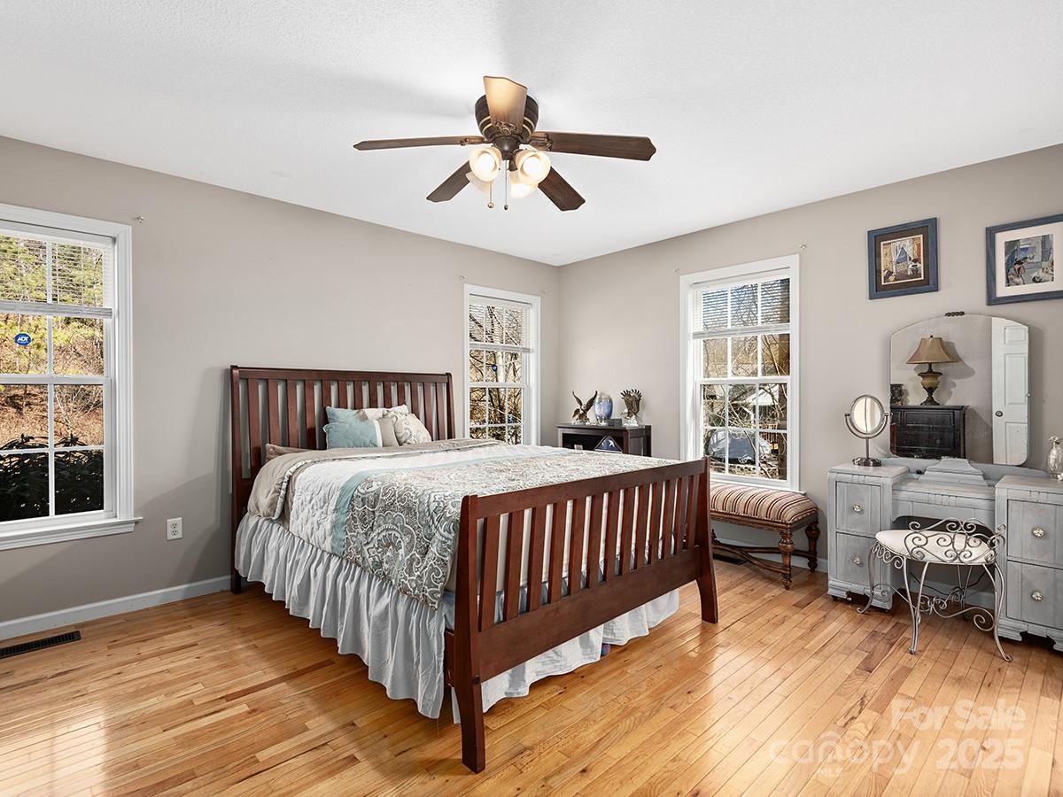 40 Oakcrest Place