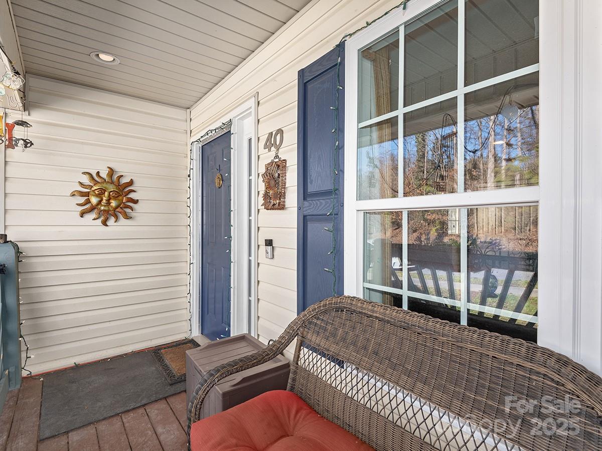 40 Oakcrest Place